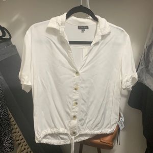 White short sleeve button down tie waist shirt